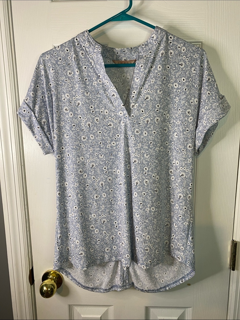 Amanda Light Blue Floral V-Neck Women's Top Size Small Buttons in the Back.